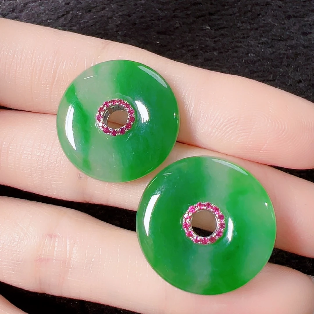 翡翠颈饰18K金镶嵌签收后24小时鉴赏期，过时不退