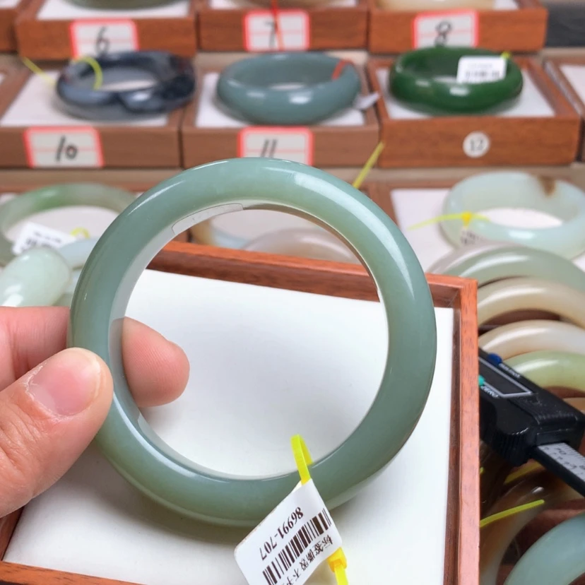 【闪购商品】和田玉手镯未镶嵌57.9