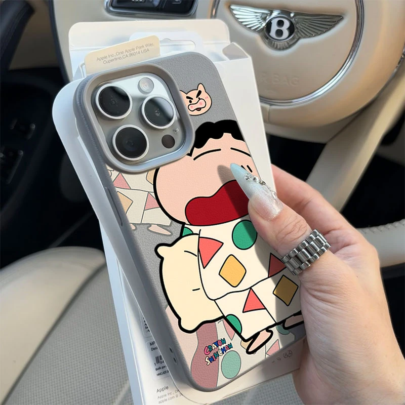打哈欠睡觉小新适用苹果16p/15手机壳iPhone14promax13荔枝纹12软