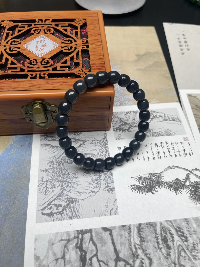 和田玉特细卡9青花精品手串（多样性发其一）