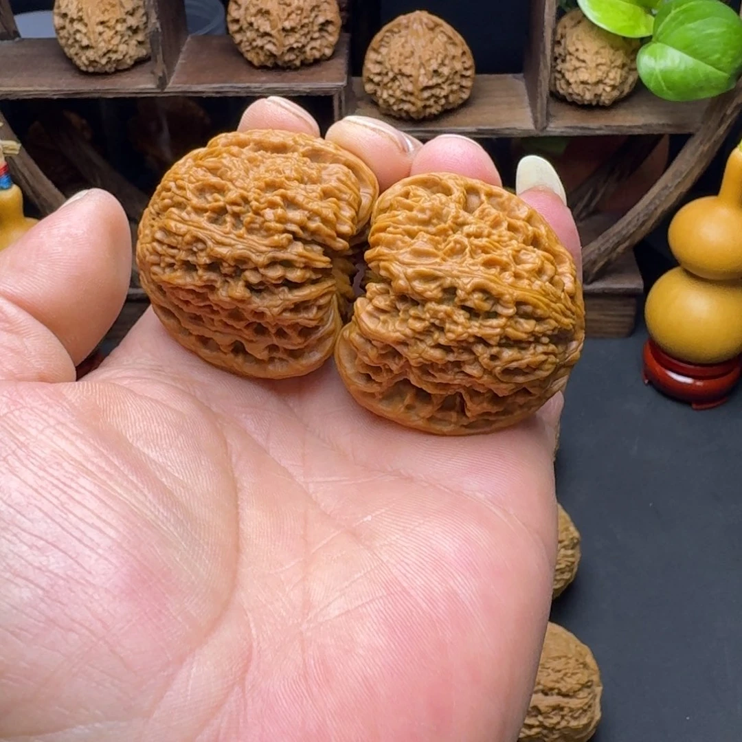 文玩核桃南疆石凹底拉丝纹理尺寸44