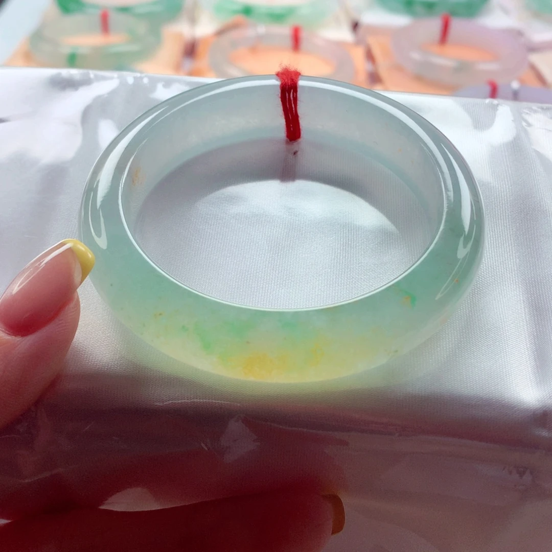 洛***漪翡翠未镶嵌手镯52.5 特色黄加绿种色兼备 灵