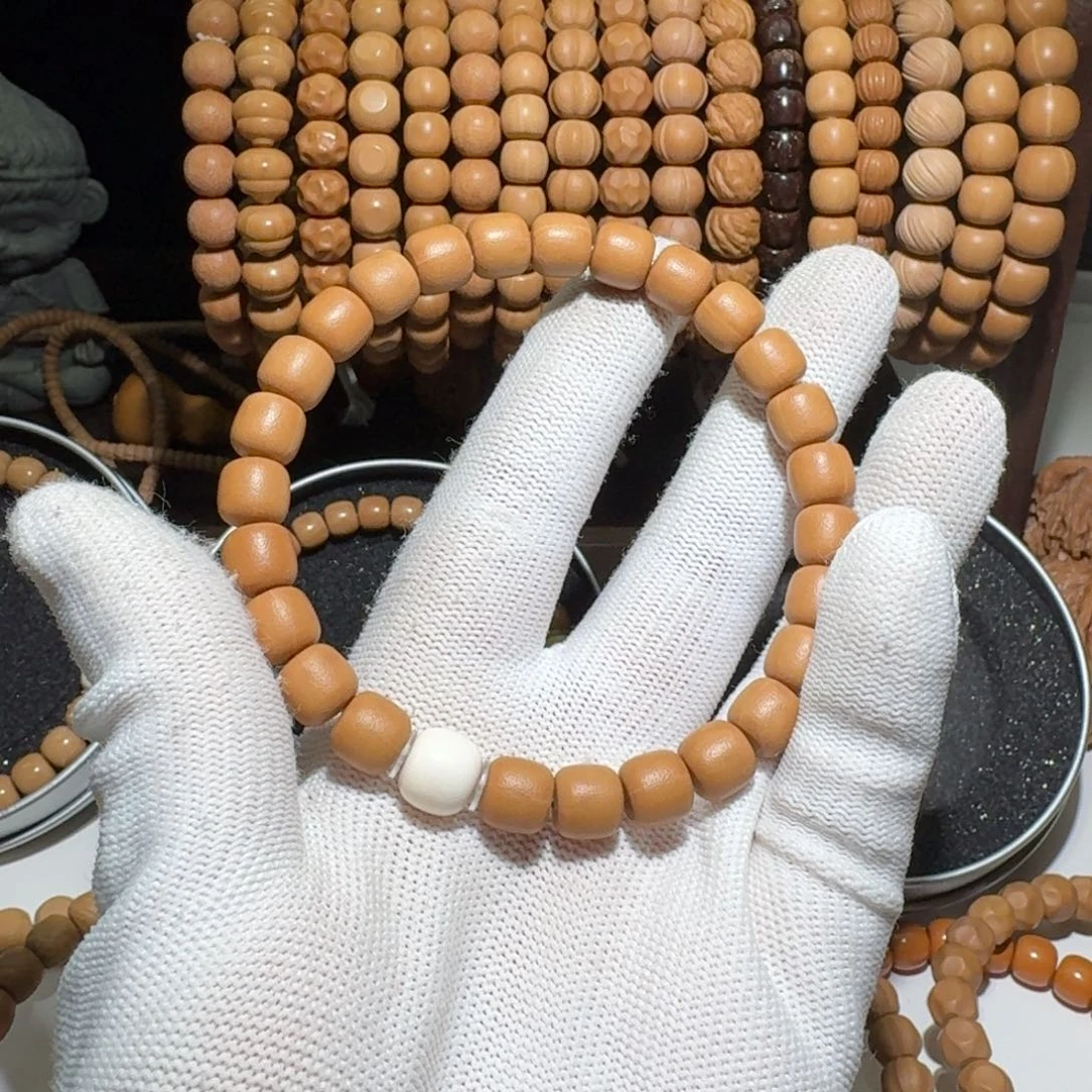 N****吊坠猴头核桃道珠