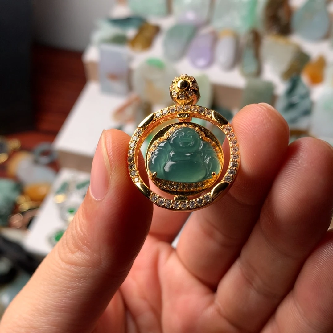 翡翠未镶嵌颈饰危地马拉翡翠，佛，可旋转