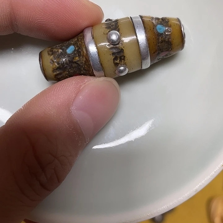 张***4瓷片精致雕刻工艺品