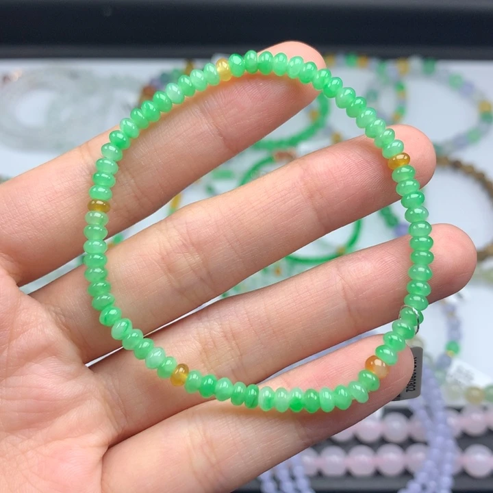 毛衣链未镶嵌翡翠是