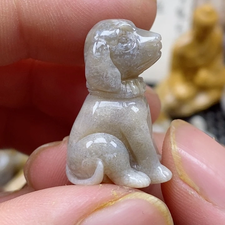 颈饰未镶嵌硅化珊瑚（珊瑚玉）小摆件
