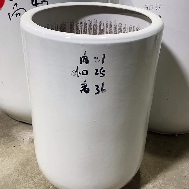 陶瓷花盆中号一个