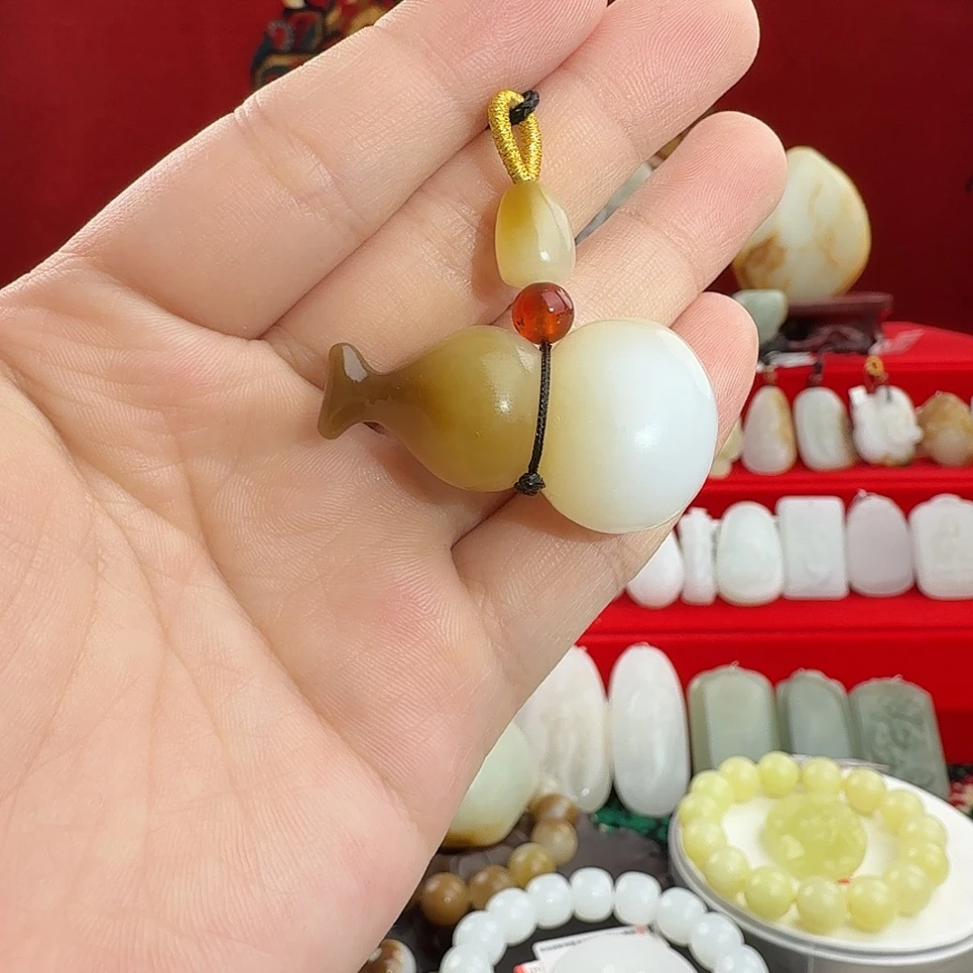 和田玉（糖玉）未镶嵌颈饰