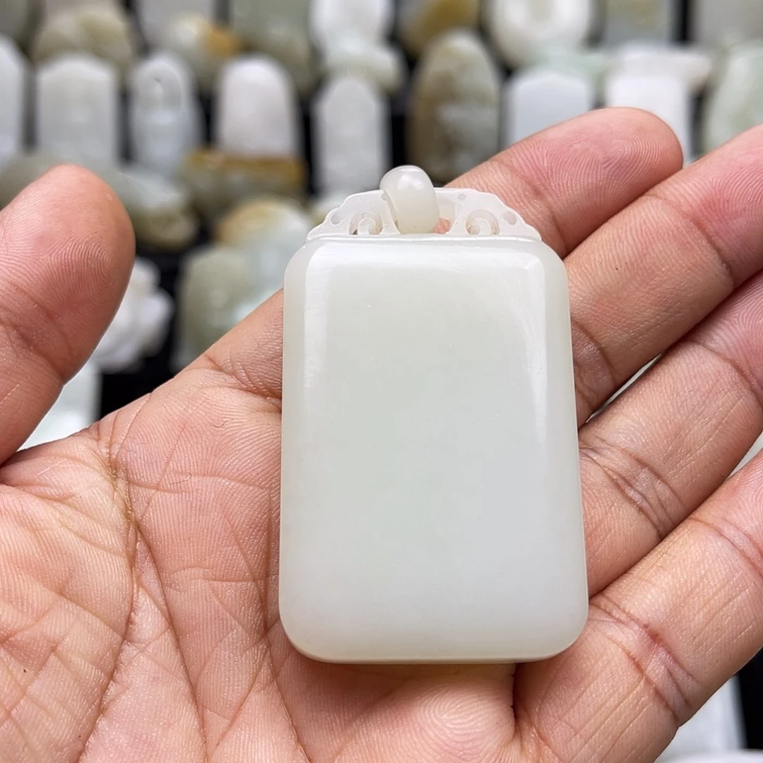 和田玉颈饰未镶嵌