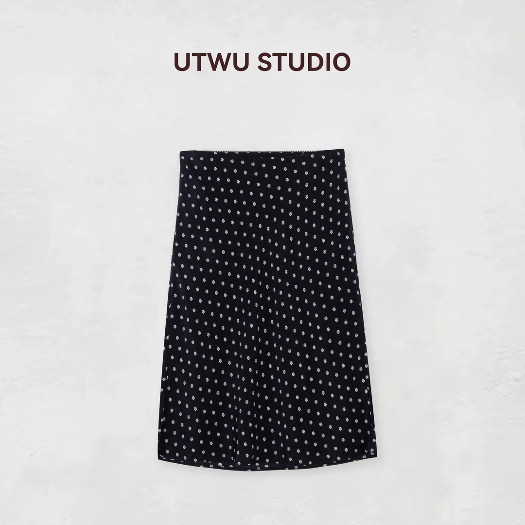UTWU小敏「法式优雅」早春新款1oo%真丝肌理波点经典半裙S25B1017