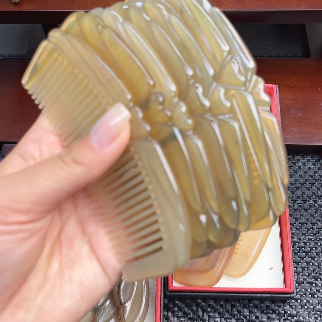 纯手工制作纯牛角梳子