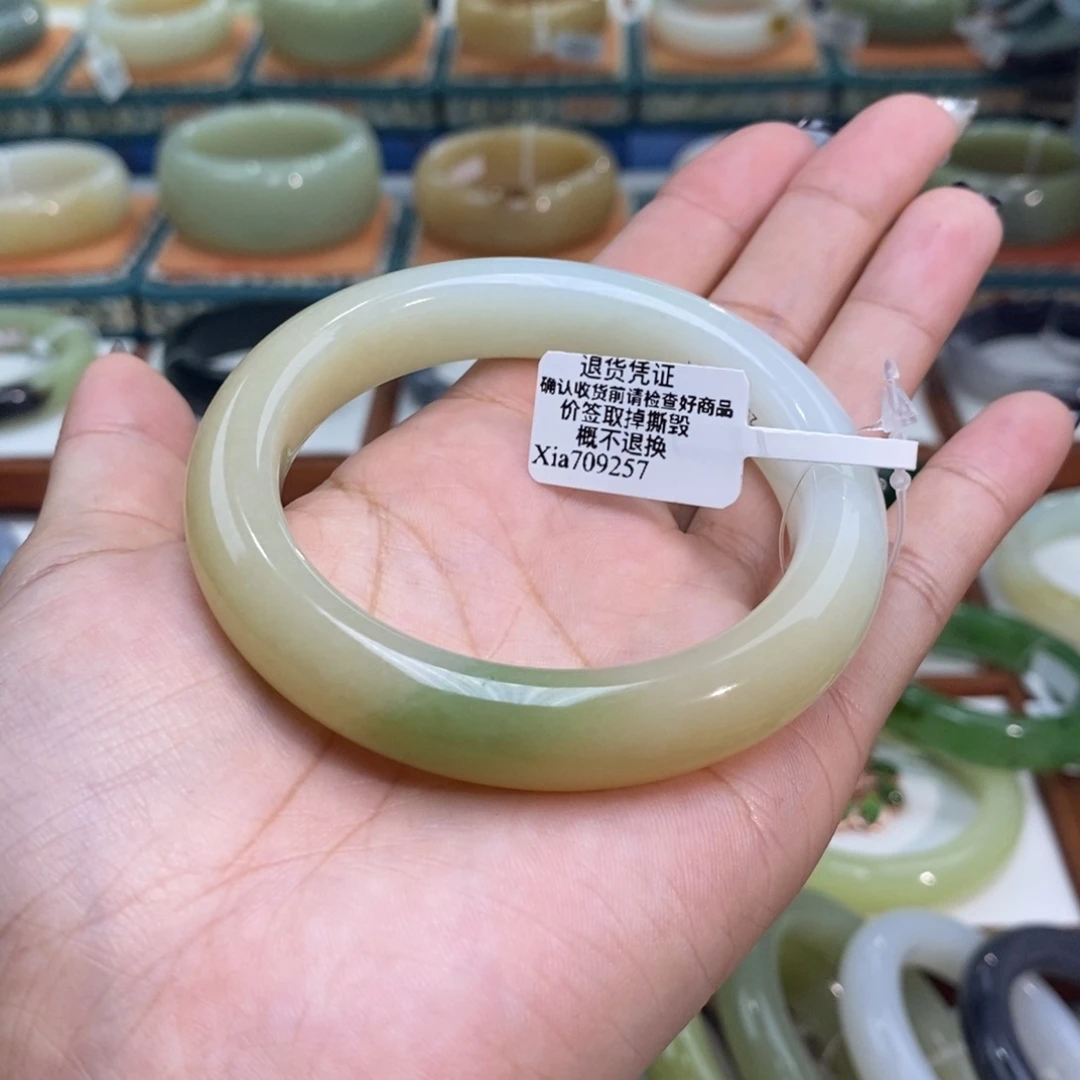 和田玉未镶嵌手镯和田玉且末糖白飘翠56