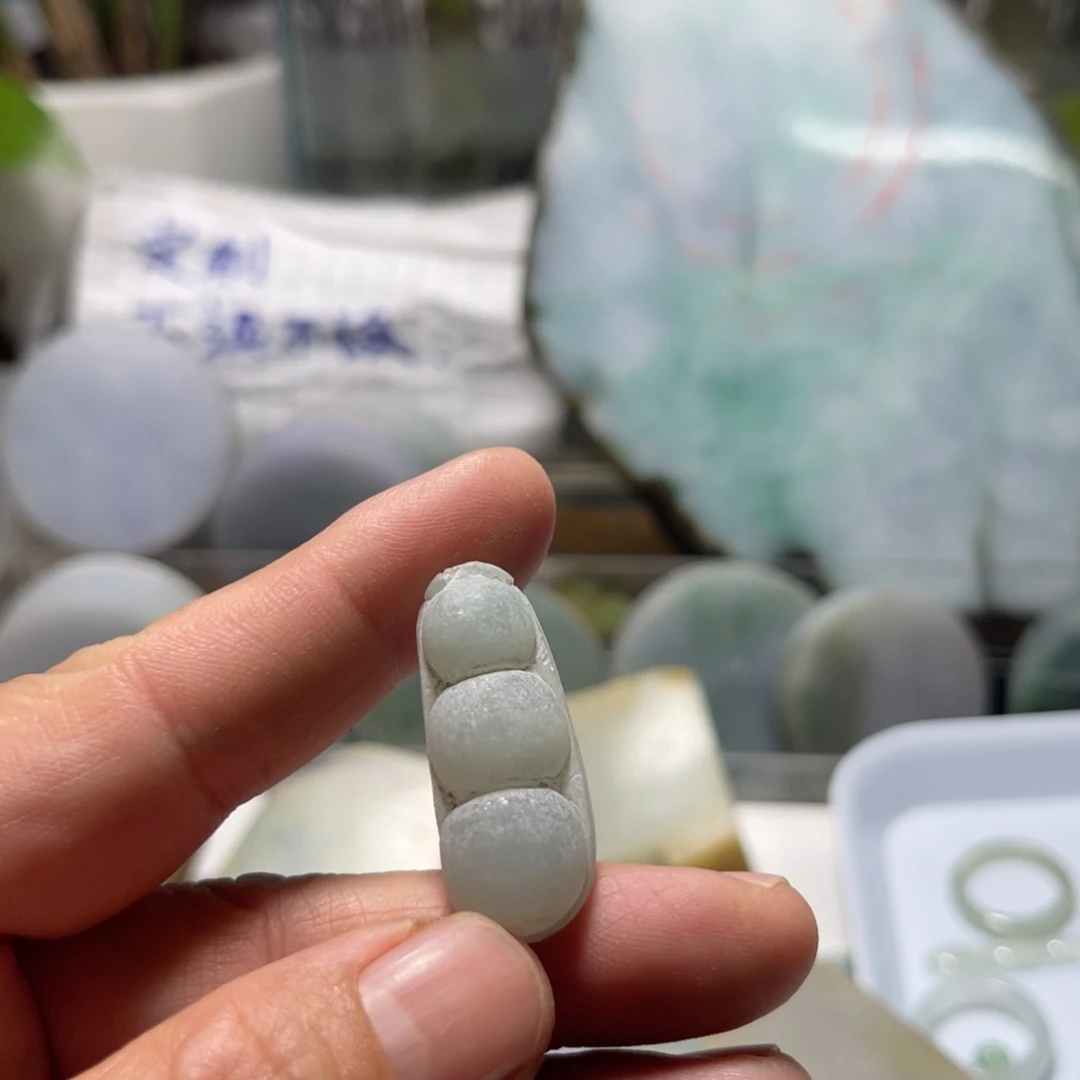 用***5翡翠散珠翡翠毛料