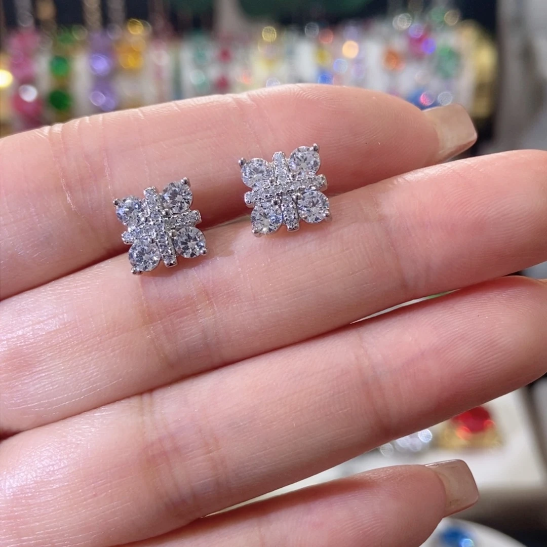 66锆石（处理）耳钉