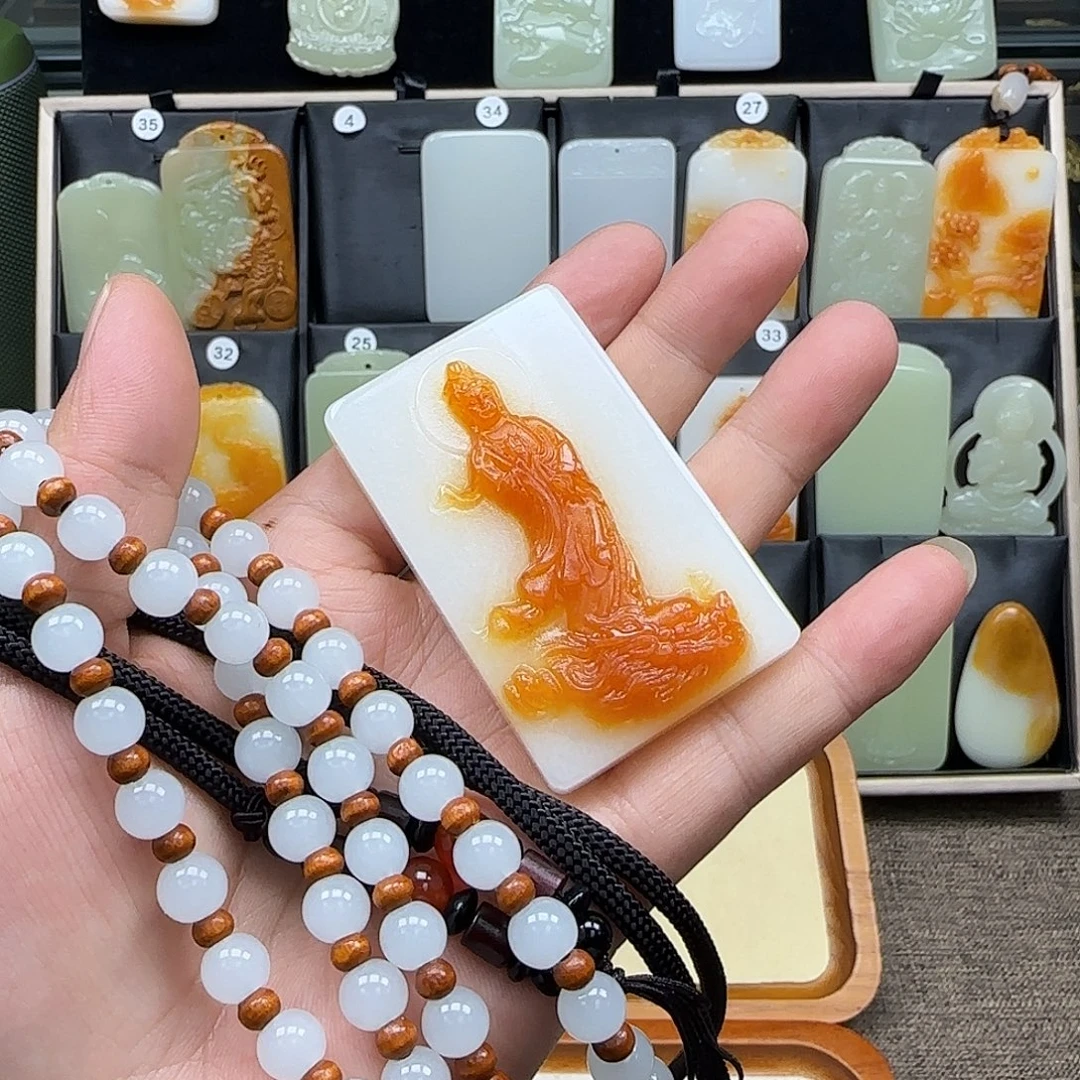 平***界昆仑山料一物一拍皮色观音