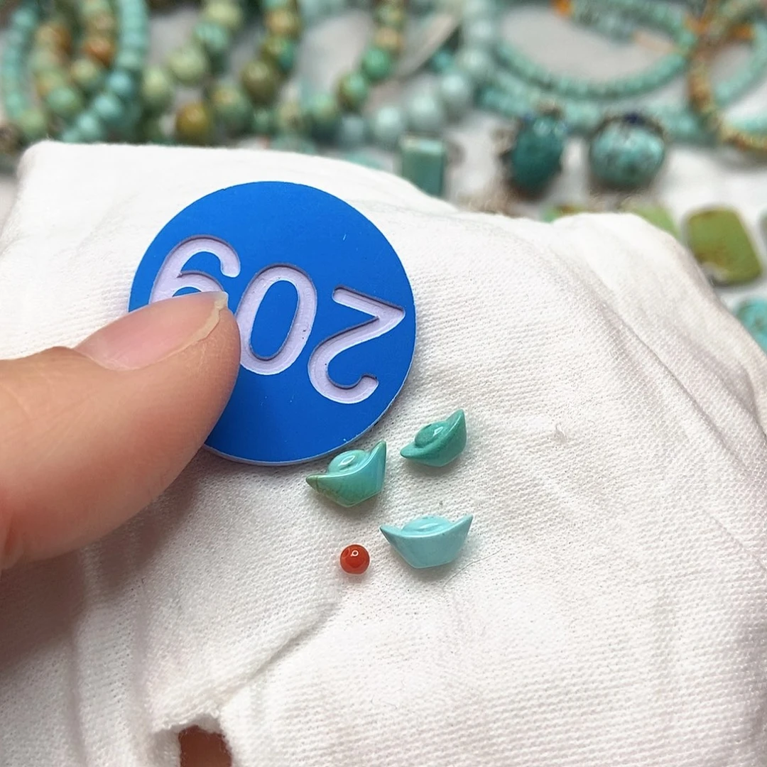 南红玛瑙未镶嵌珠宝奇石