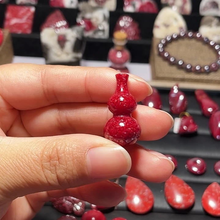 天然辰砂压晶葫芦吊坠11.3克