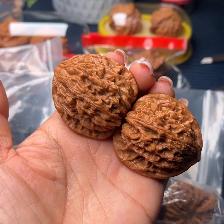 文玩核桃吊坠42麦穗虎头全品