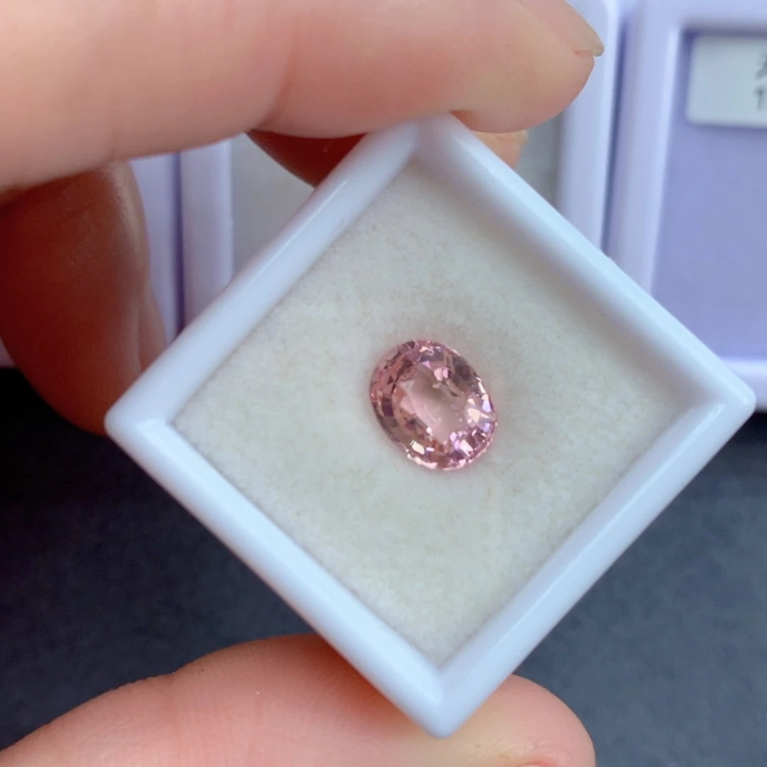 红色碧玺2.13克拉裸石未镶嵌