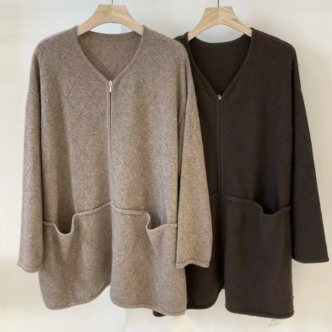 2025新款大码女装韩系休闲菱格针织开衫宽松V领双口袋 拉链设计