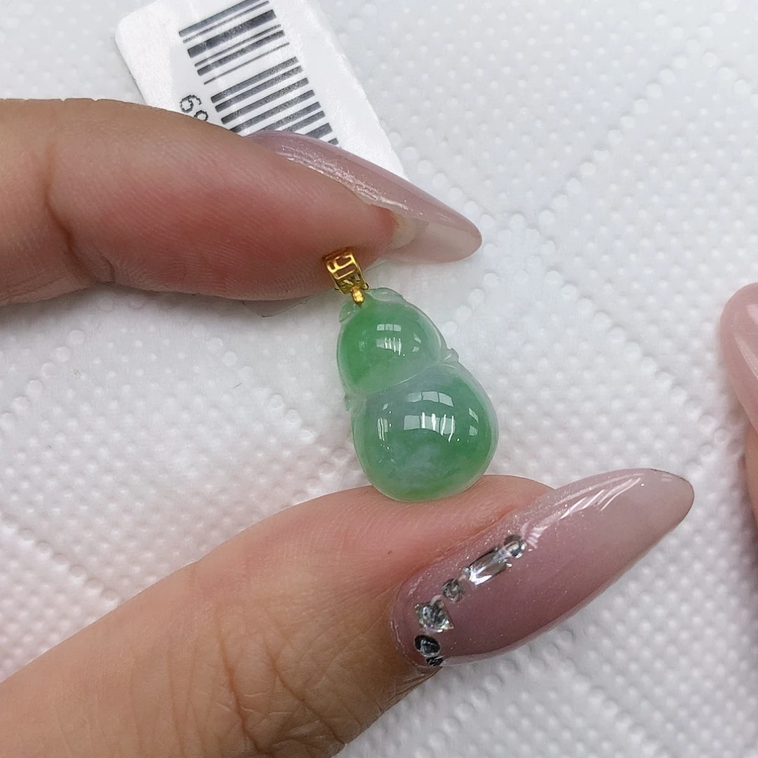 颈饰18K金镶嵌翡翠