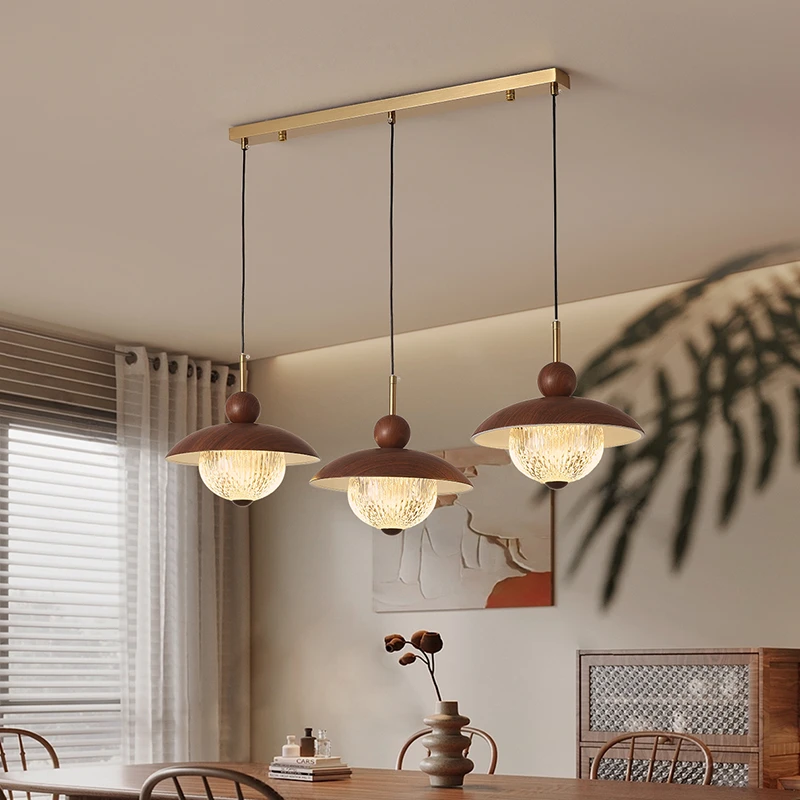 复古风2025餐厅吊灯法式中古胡桃木纹餐桌吧台灯饰美式创意小飞碟