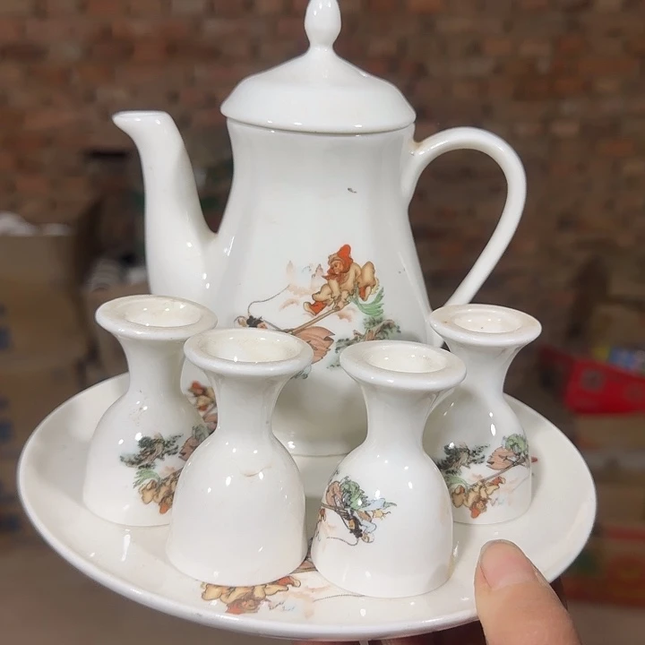 库存微瑕酒壶一套