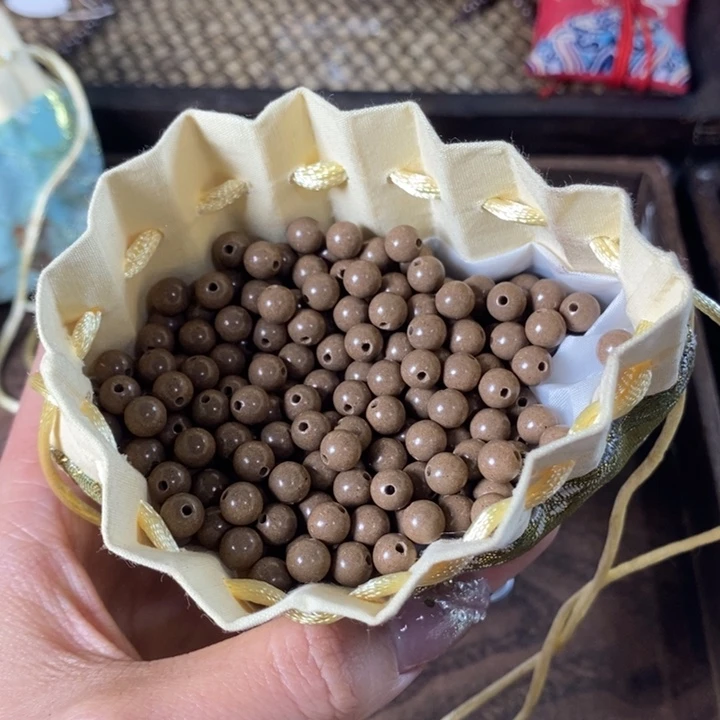 泥塑用****3白龙涎0.6瑕疵珠香包约50克