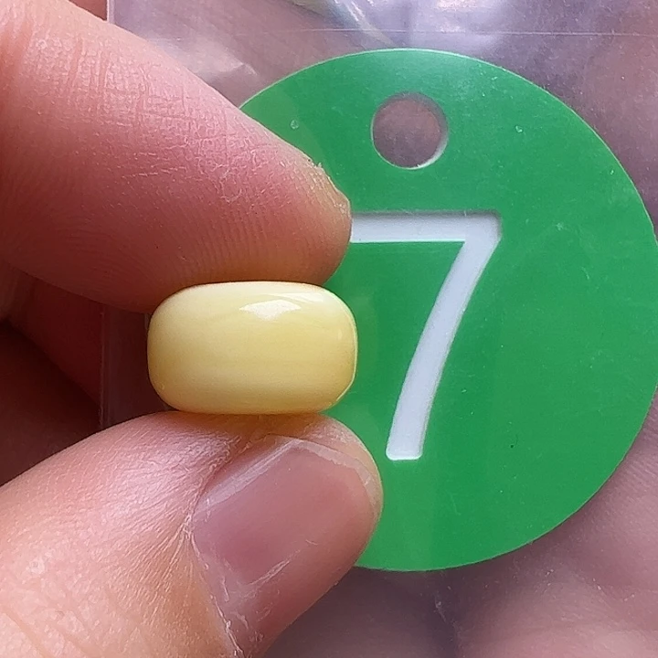 蜜蜡未镶嵌珠宝奇石11.7mm微瑕