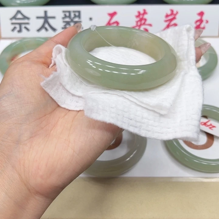 石英质玉手镯未镶嵌用****2