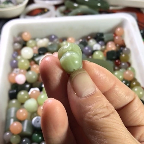 未镶嵌和田玉手机链巴巴猫