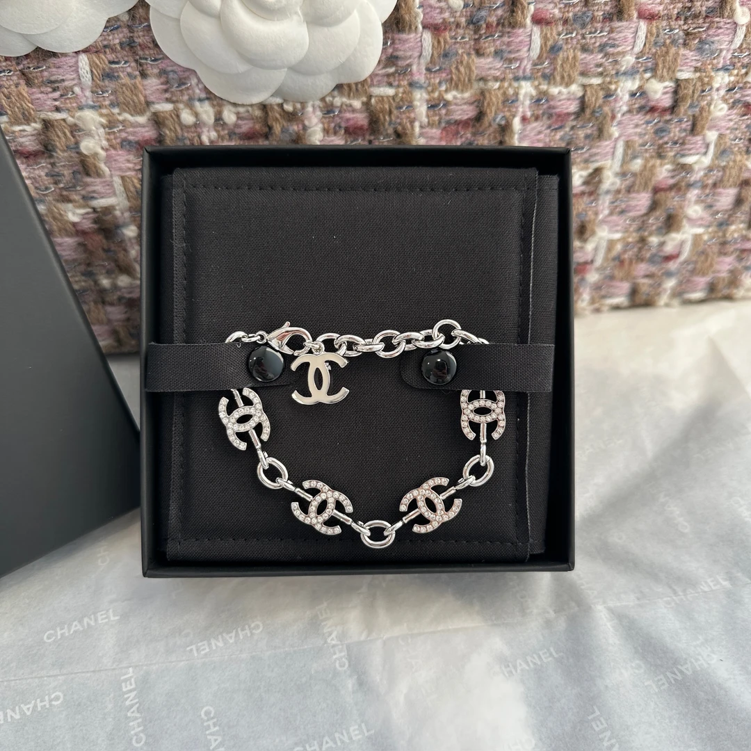 全新未使用 Chanel/香奈儿 双C满钻 3个双C 银色手链