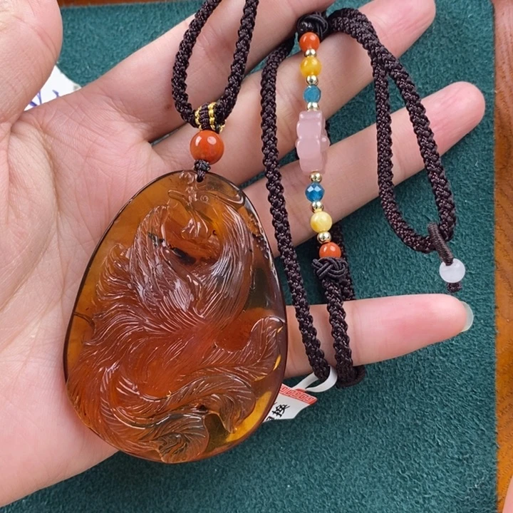 未镶嵌琥珀珠宝奇石