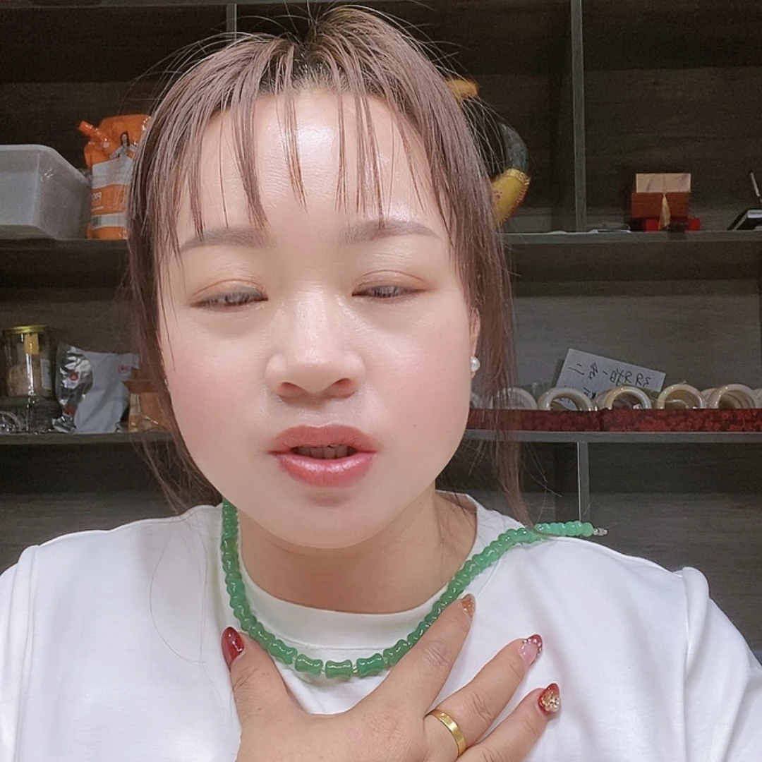 【闪购商品】未镶嵌手镯石英质玉