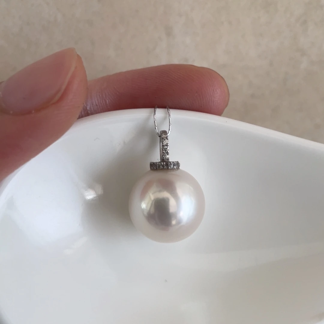 颈饰18K金镶嵌淡水珍珠13mm