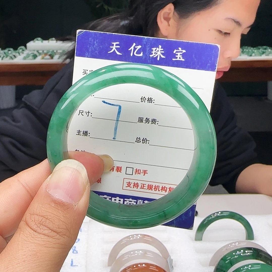 石英质玉未镶嵌多样性发其一