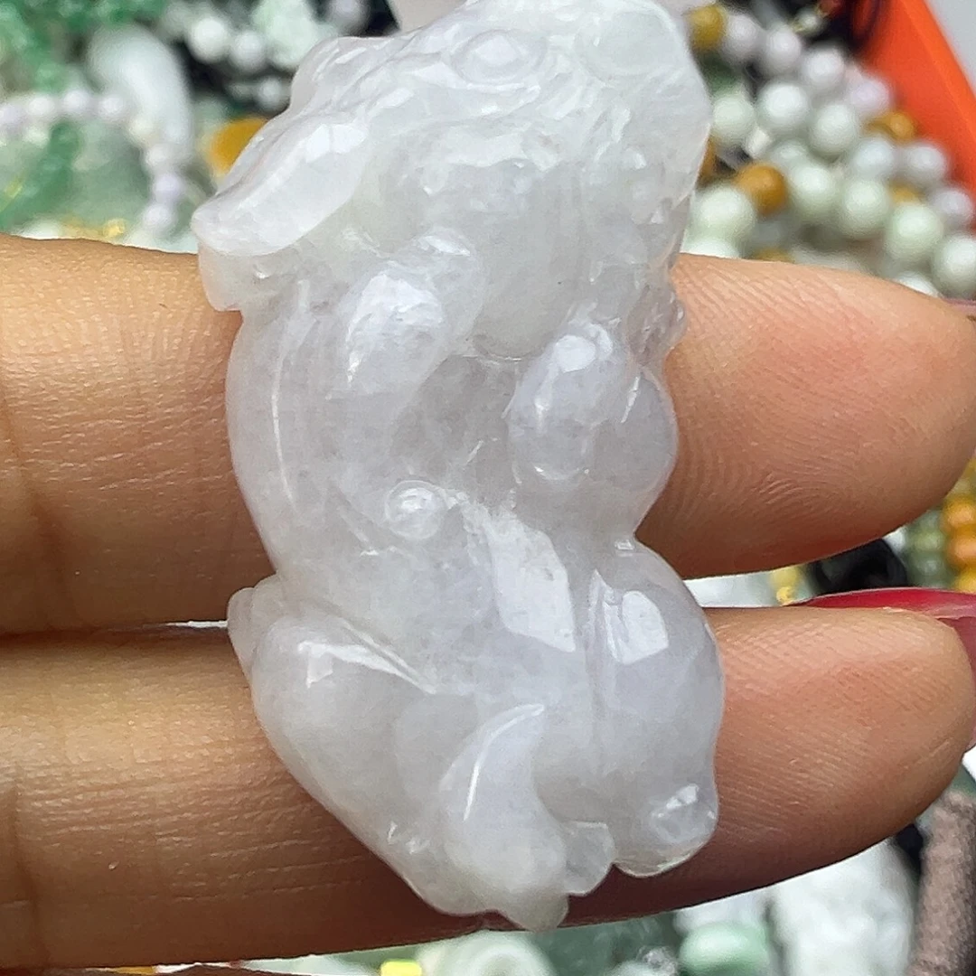 翡翠未镶嵌颈饰富贵