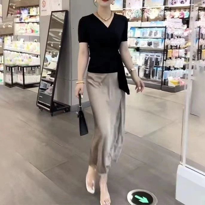 夏季高级感时尚短袖黑色T恤修身包臂半身裙女装