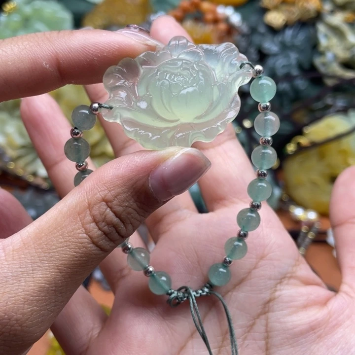 蛇纹石玉未镶嵌吊坠