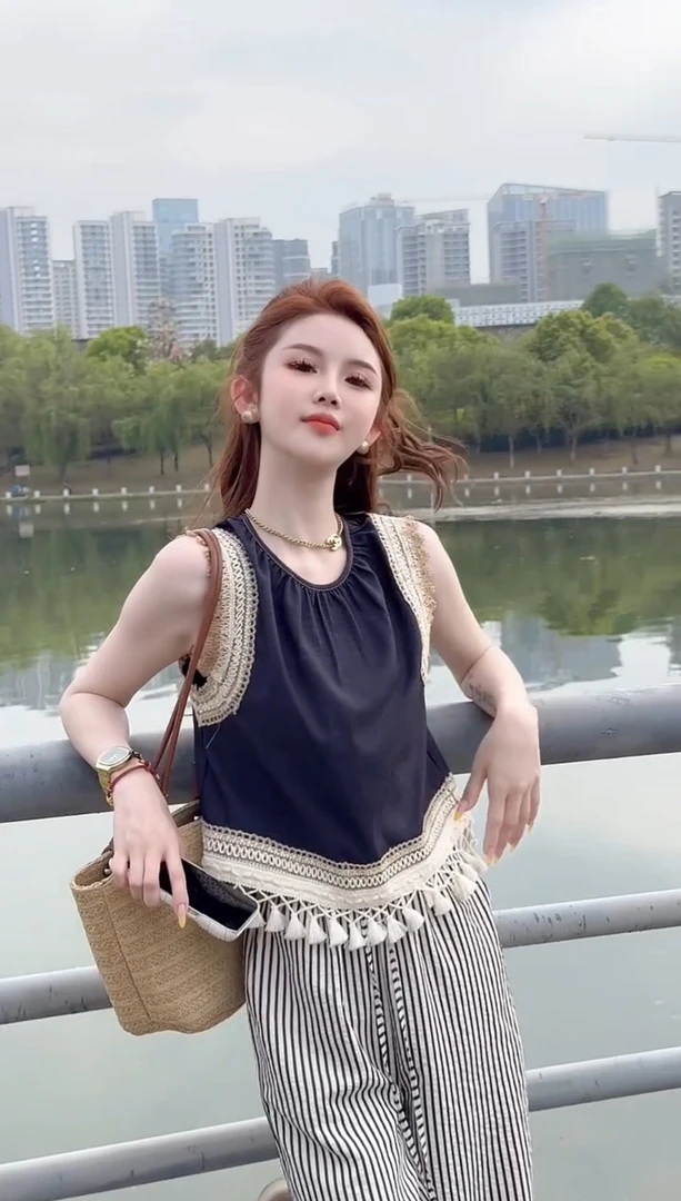 欧洲站2025春夏新款时尚圆领拼接蕾丝流苏背心