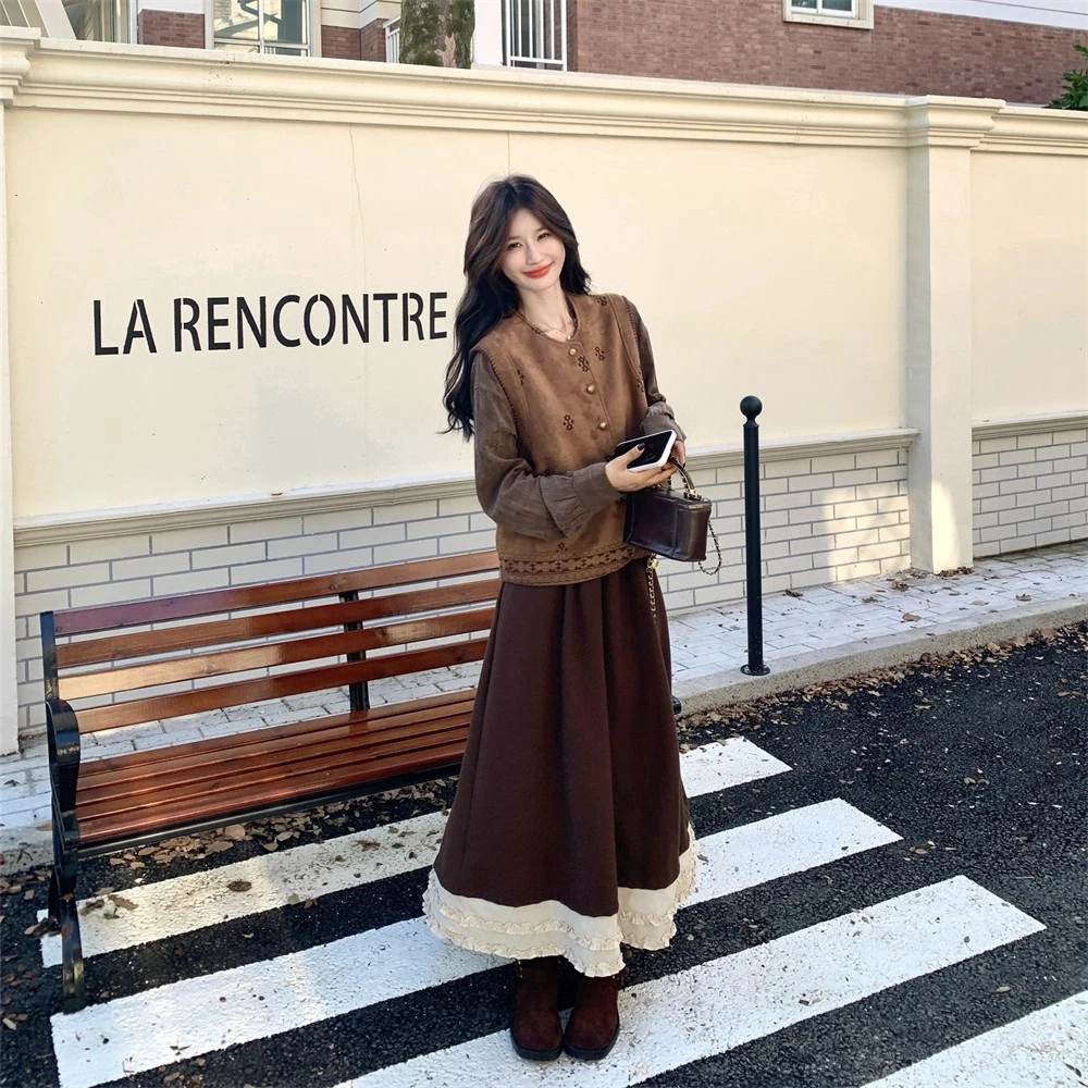 美拉德马甲衬衫拼接半身裙套装女春秋巨好看三件套流行减龄高级感