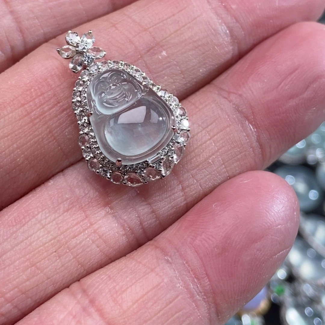 颈饰18K金镶嵌翡翠佛公