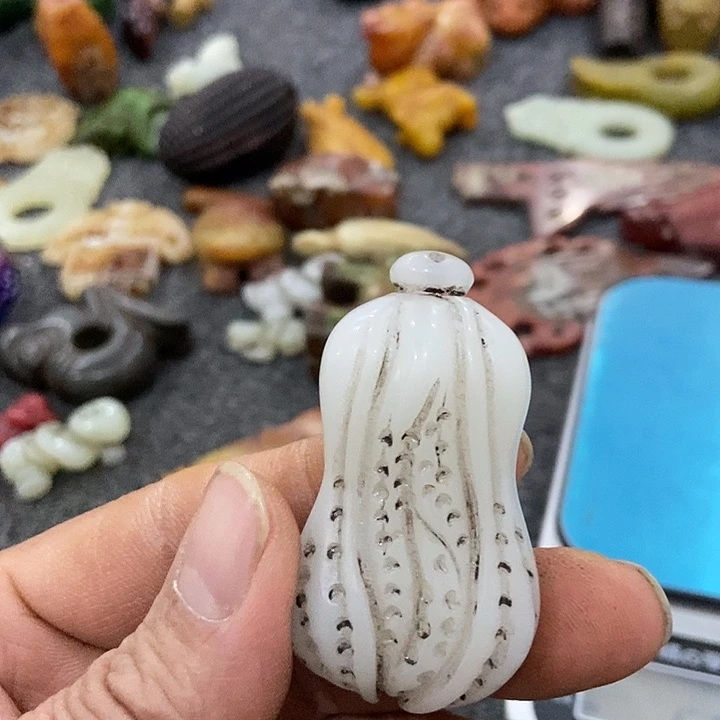 吊坠白玉菩提吊坠