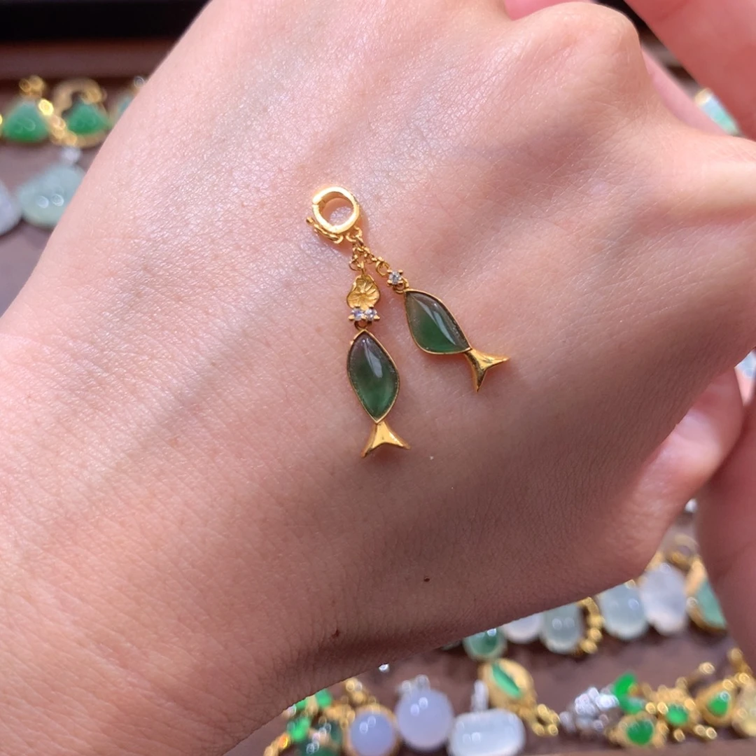 莫***0翡翠18K金镶嵌颈饰翡翠