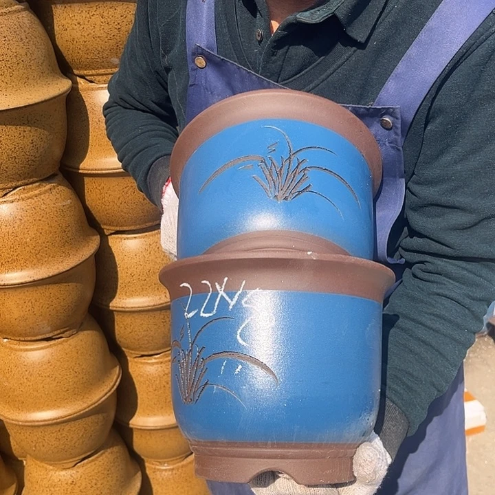 紫砂花盆是以传统中式