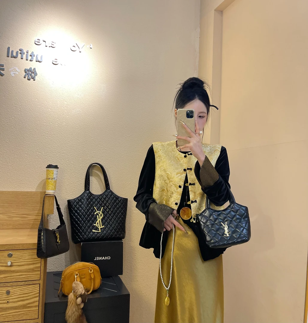 新中式复古国风盘扣马甲秋季新款高级感洋气百搭轻奢小众显瘦休闲