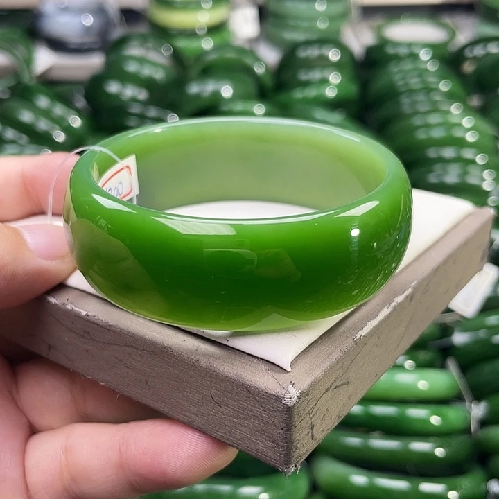 未镶嵌手镯和田玉（碧玉）