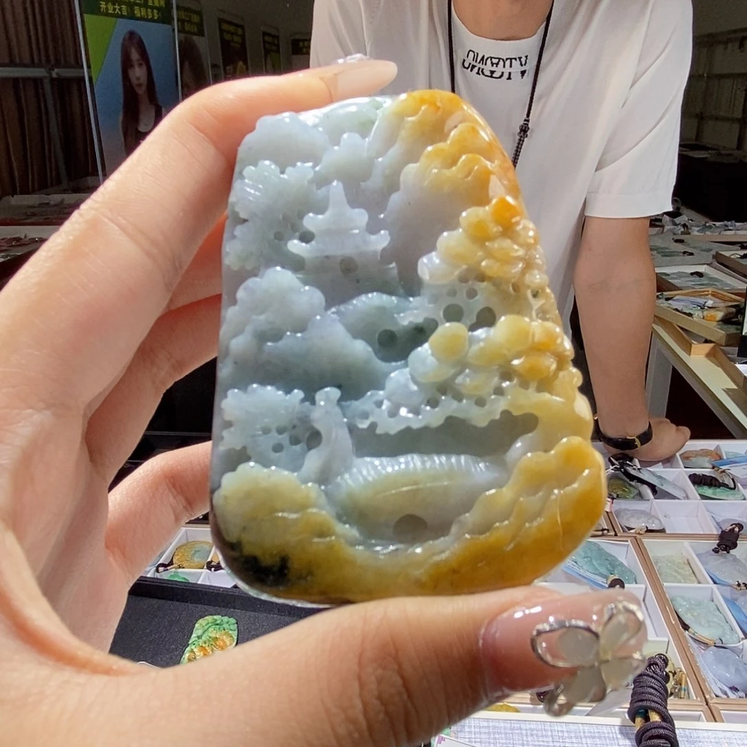 翡翠未镶嵌颈饰一