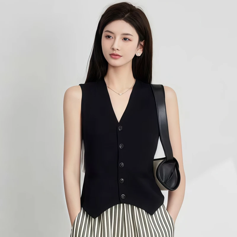 2025法式V领无袖女款马甲背心修身显瘦T恤黑色上衣+条纹长裤套装